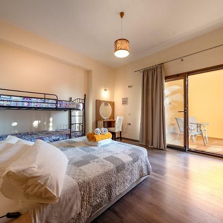 Hawaii Accommodation เปเลคาส ภายนอก รูปภาพ