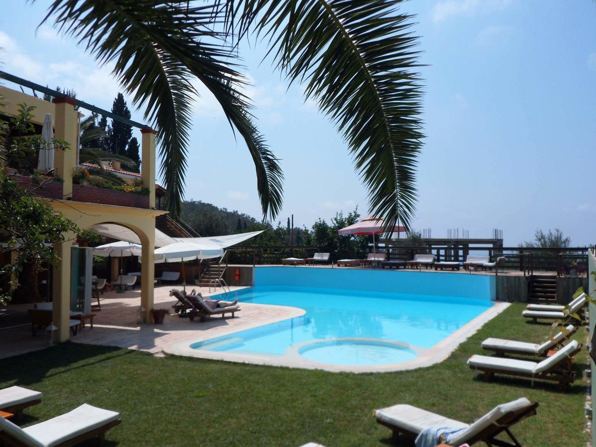 Hawaii Accommodation เปเลคาส ภายนอก รูปภาพ