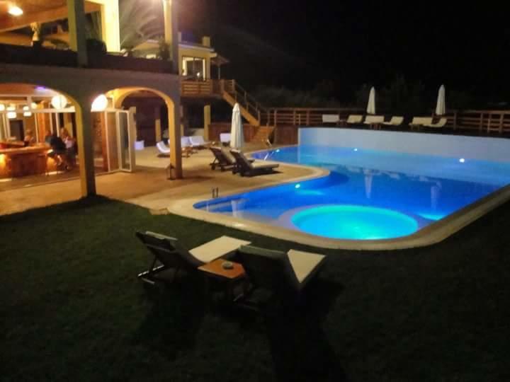 Hawaii Accommodation เปเลคาส ภายนอก รูปภาพ