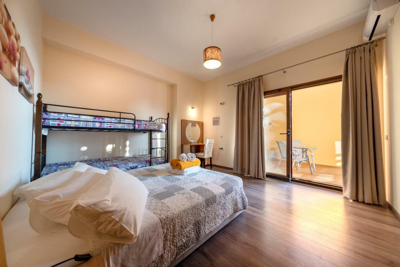 Hawaii Accommodation เปเลคาส ภายนอก รูปภาพ