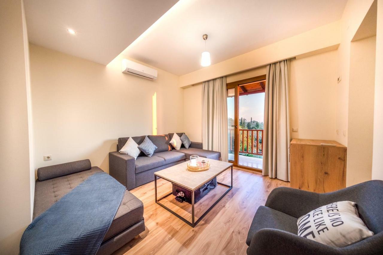 Hawaii Accommodation เปเลคาส ภายนอก รูปภาพ