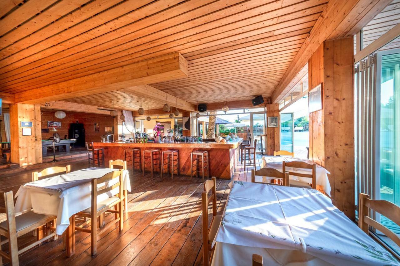 Hawaii Accommodation เปเลคาส ภายนอก รูปภาพ