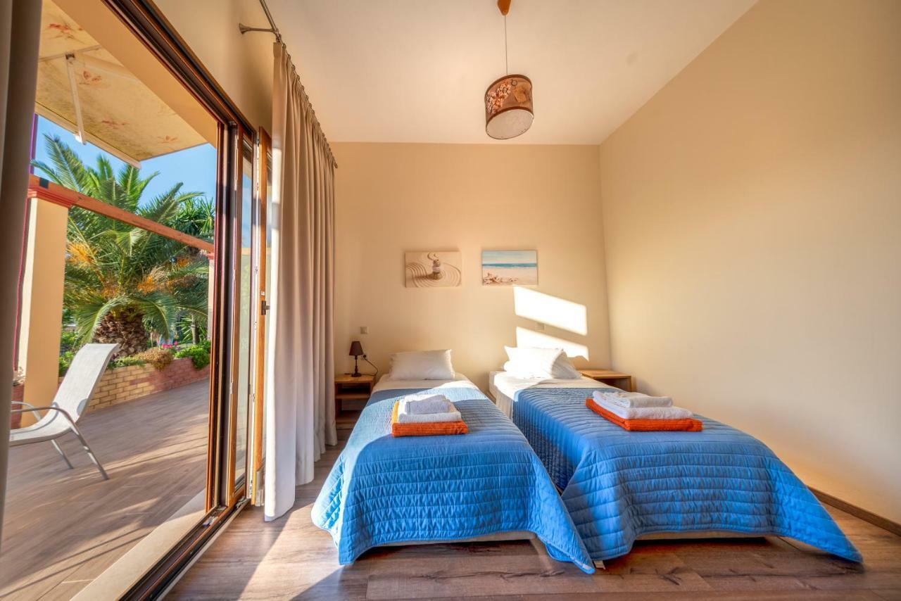 Hawaii Accommodation เปเลคาส ภายนอก รูปภาพ