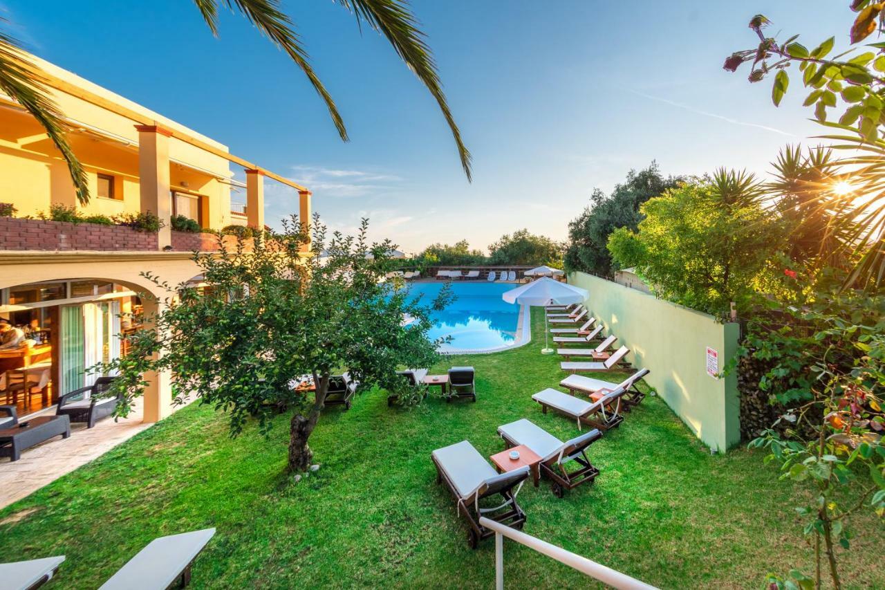 Hawaii Accommodation เปเลคาส ภายนอก รูปภาพ